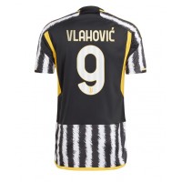 Camisa de Futebol Juventus Dusan Vlahovic #9 Equipamento Principal 2023-24 Manga Curta